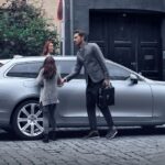 Volvo lanserar en ny fullservice-tjänst Care by Volvo. inledningsvis kommer tjänsten enbart att säljas i Volvo Studio Stockholm i Kungsträdgården.