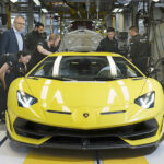 Det är full fart hos Lamborghini och Stefano Domenicali kan vara stolt över sina bilbyggare.
