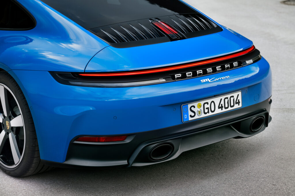 Bakdelen är nya Porsche 911 GTS-hybrid är snyggare än tidigare. 