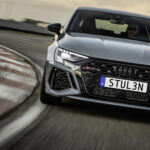 Audi RS3 med fejkad regskylt där det står "Stulen".