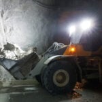Brytning av dolmit i gruva.