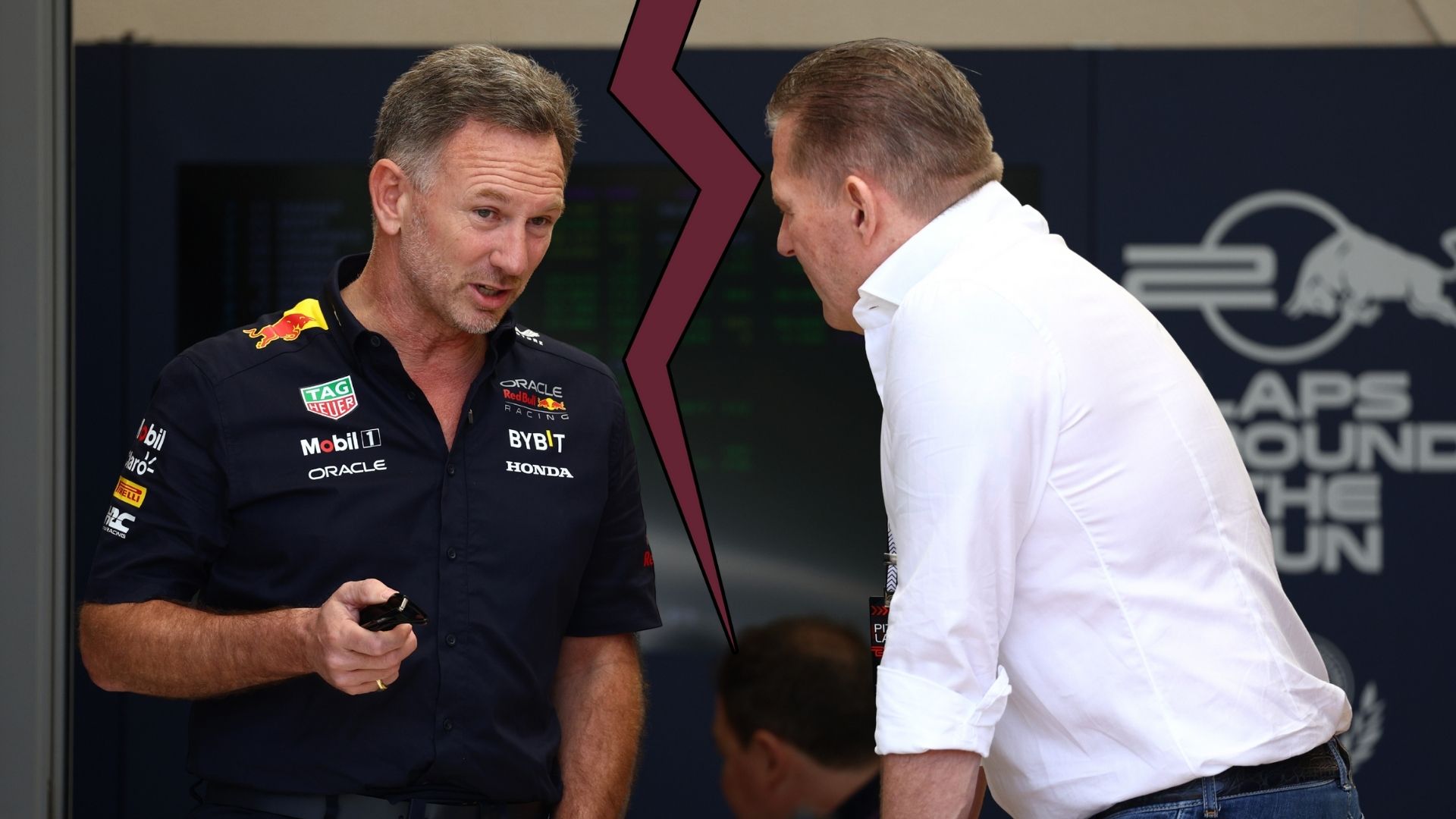 Christian Horner och Jos Verstappen i en spänd konversation, med en spricka mellan dem som symboliserar den interna konflikten inom Red Bull.