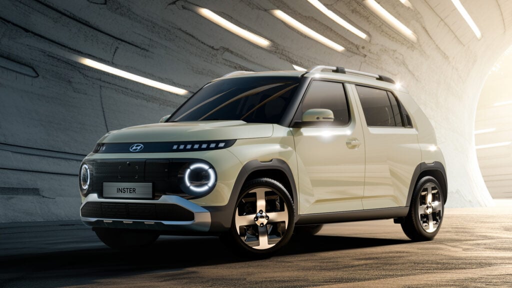 Hyundai Inster snett framifrån