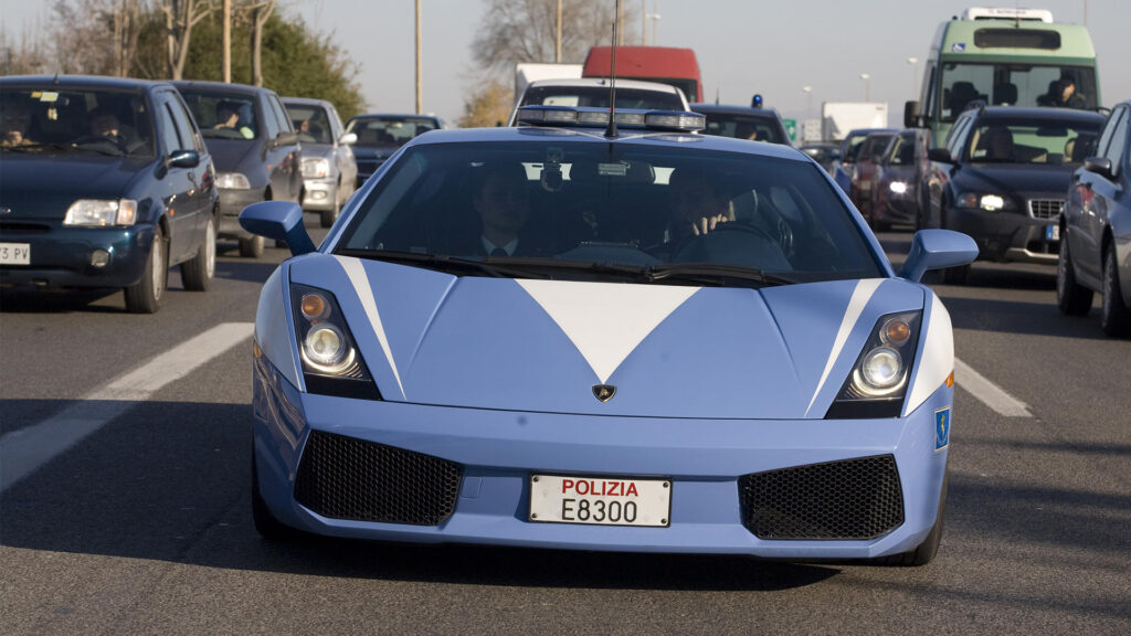 Lamborghini Gallardo polisbil framifrån. 