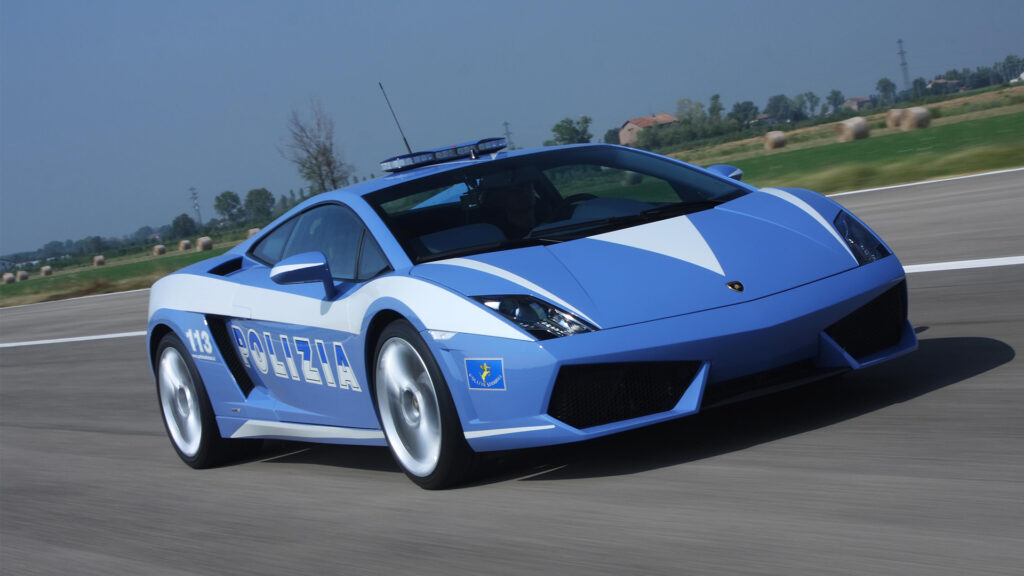 Lamborghini Gallardo polisbil, i helbild. 