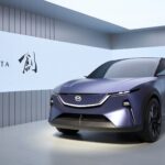 Frontvy av Mazda Arata-konceptet, en elektrisk SUV med stilrena linjer och framtidsinspirerad design, visad på Peking Motor Show.