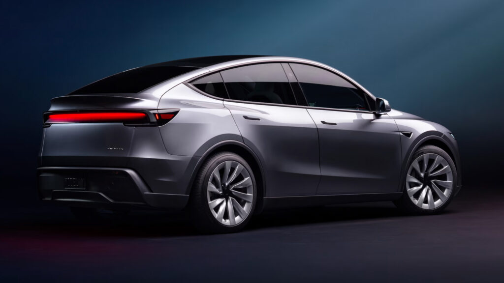 Tesla Model Y facelift snett bakifrån