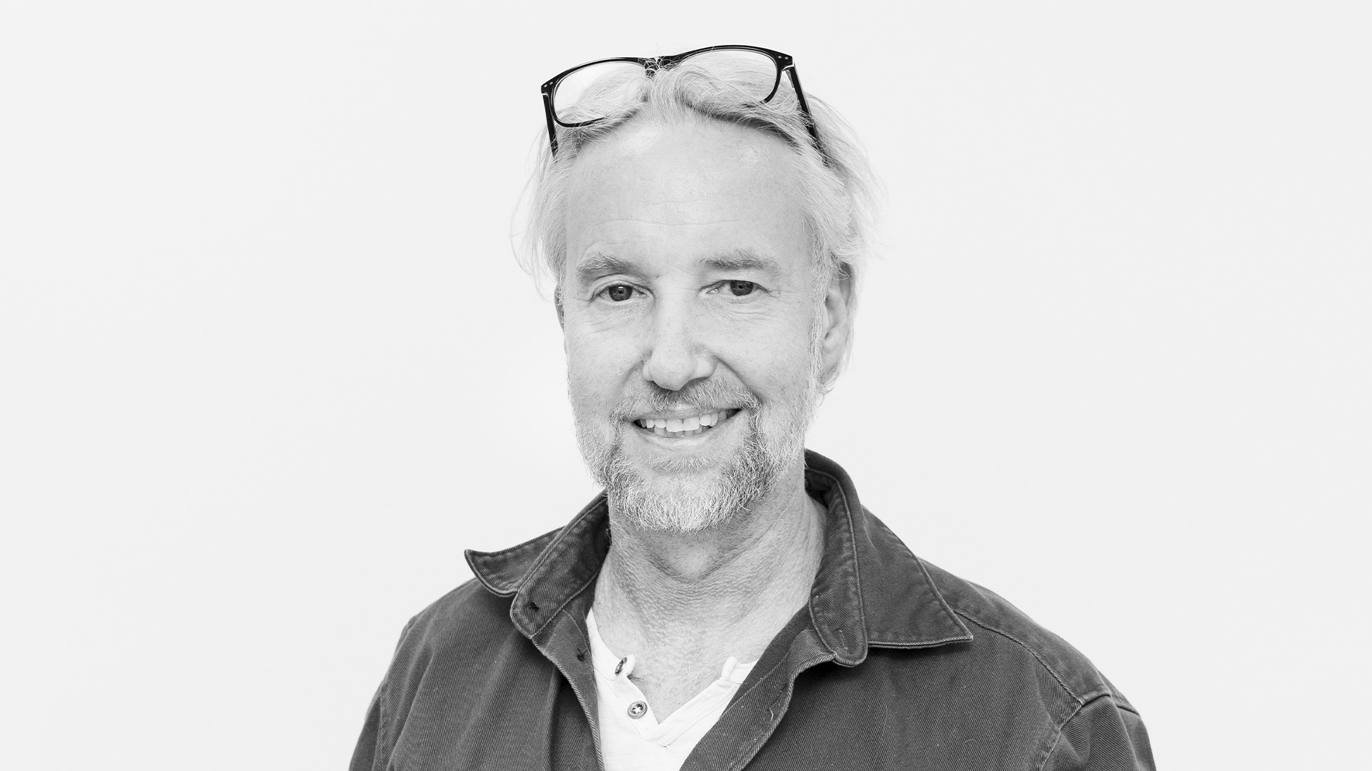 Bred bild på Robert Ringström.