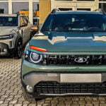Nya Dacia Duster och Lada T-134 sida vid sida.